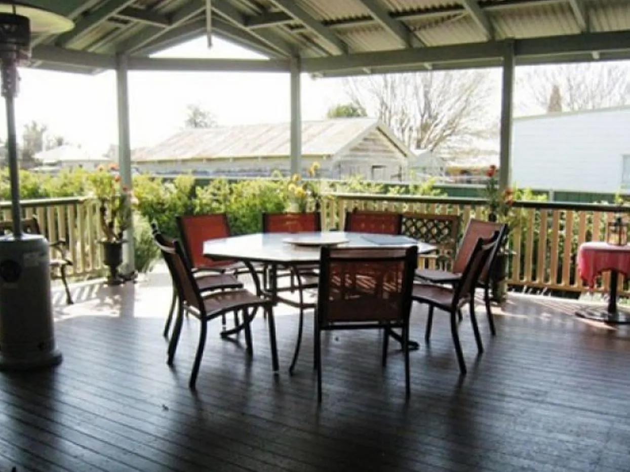 Guest house Pitstop Lodge Guesthouse B&B Warwick